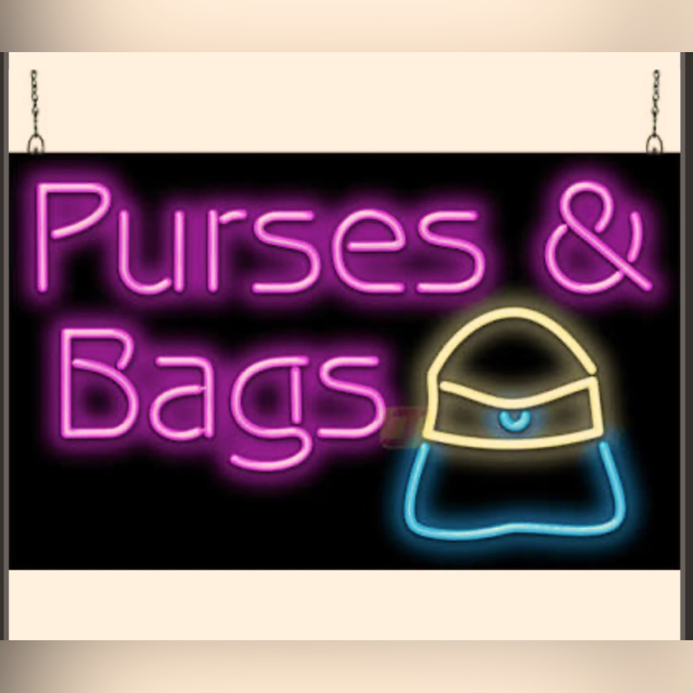 I’m cleaning out my purses 👛 👝👜